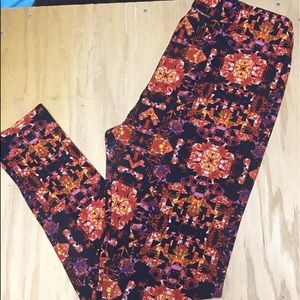❌SOLD❌Like New Tall & Curvy Lularoe Leggings